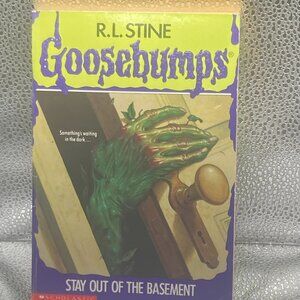 Vintage Book-Goosebumps Stay Out of the Basement-RL Stine 1992
